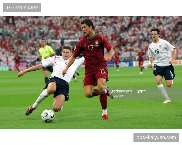 杰拉德中场铲断如何撕开防线：关键角色转变解析