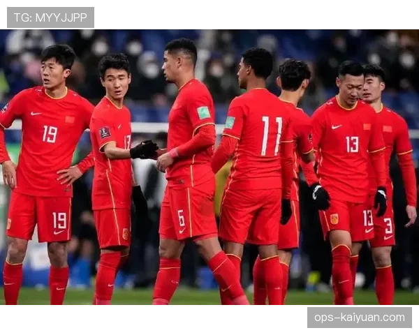 韩国队在东亚杯赛中展现新防线配置，中前场进攻转换效率有待观察